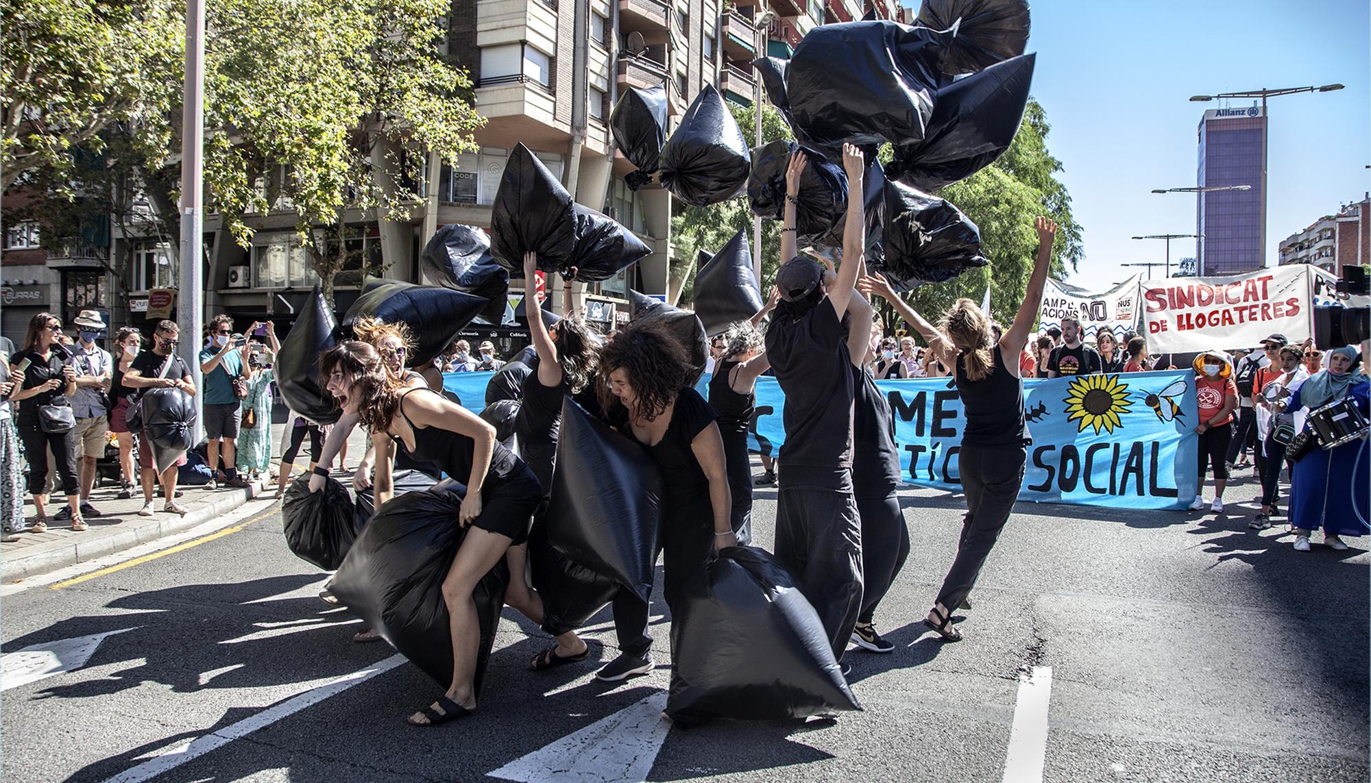 Sindicat de Llogaters protesta contra la ampliación del aeropuerto de El Prat.